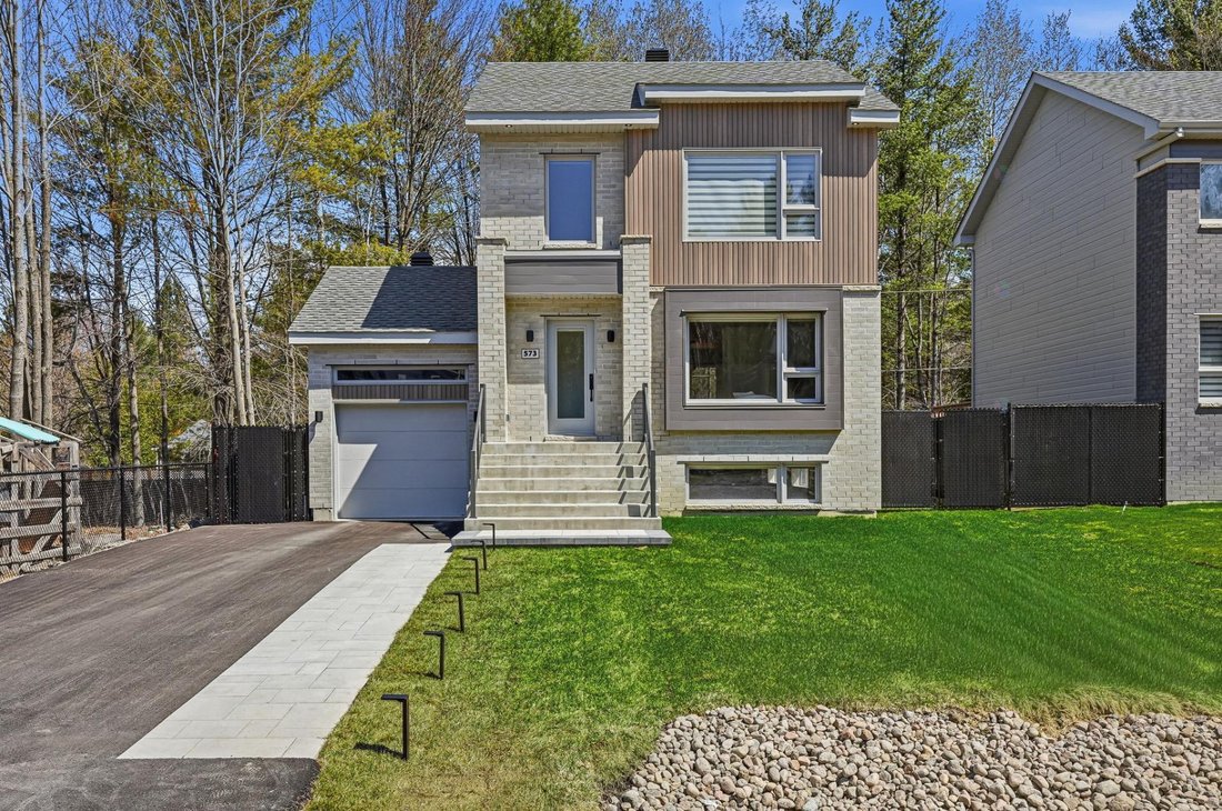 House in Saint-Jérôme, Quebec, Canada 1 - 18123629