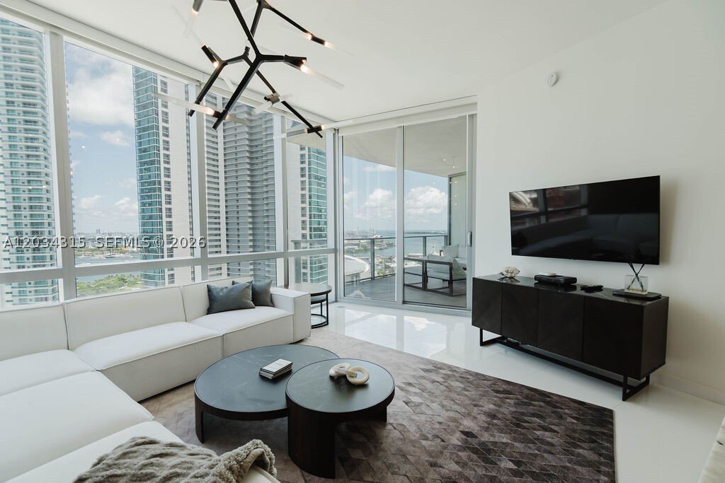 Condo in Miami, Florida, United States 1 - 18122940