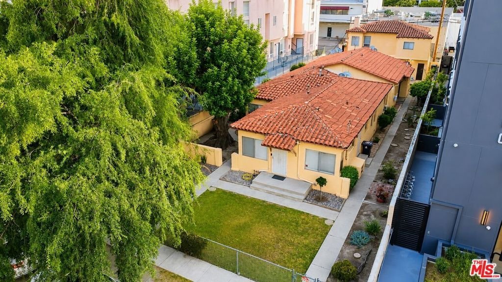 Los Angeles, California, United States 3 - 18122639