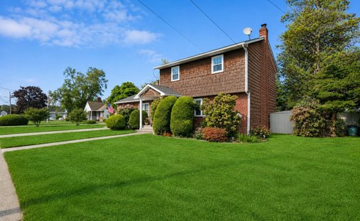 House in Copiague, New York, United States 1