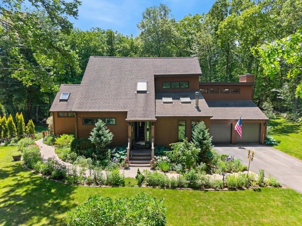 House in Tiverton, Rhode Island, United States 1 - 18121771