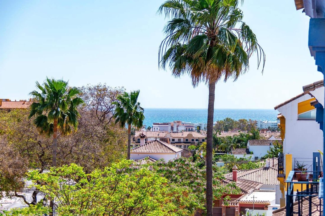Townhouse in San Pedro de Alcantara, Andalusia, Spain 2 - 18123442