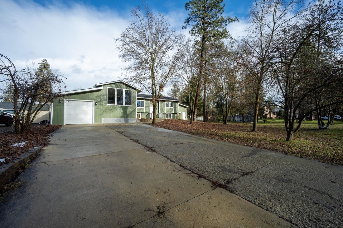 House in Nine Mile Falls, Washington, United States 2 - 18121459