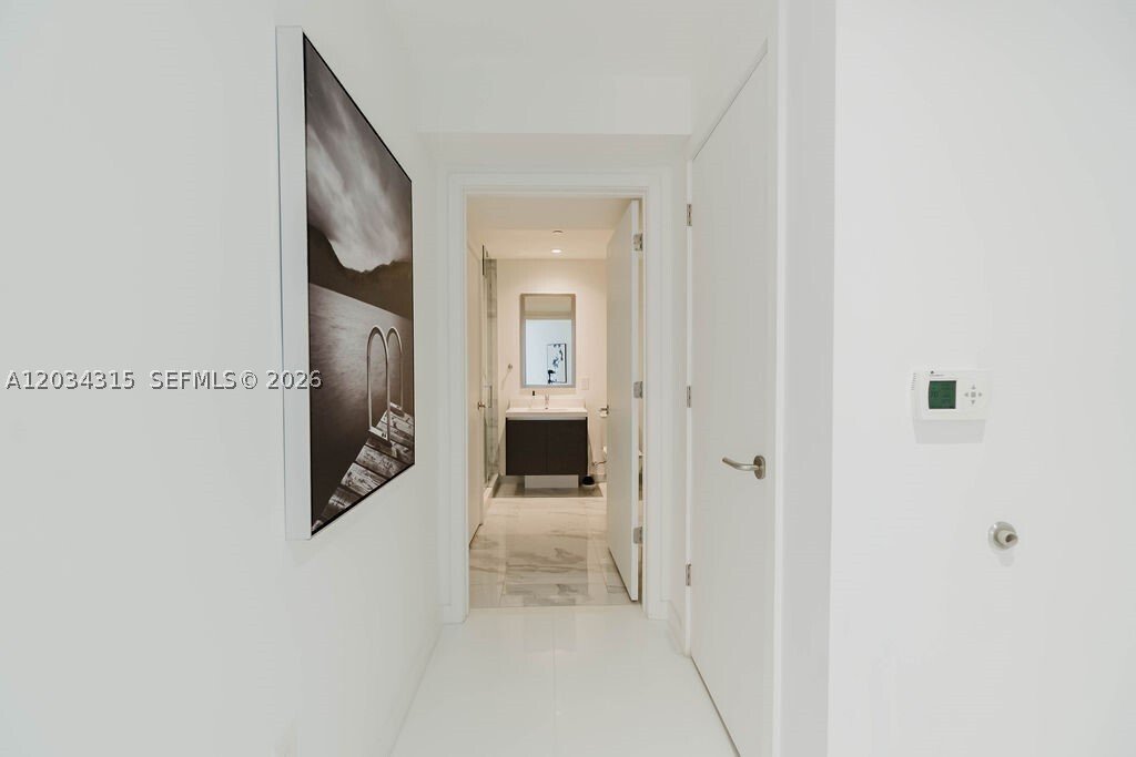 Condo in Miami, Florida, United States 4 - 18122940