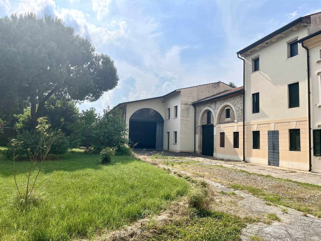 Villa in Center, Verona, Veneto 5 - 18122908