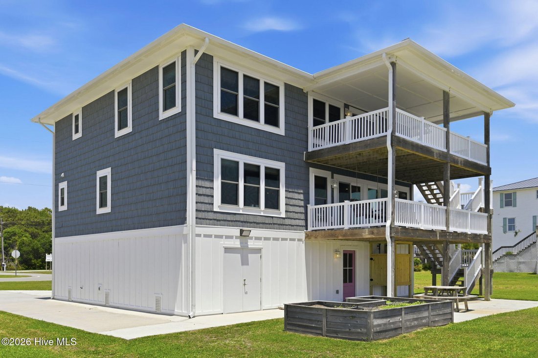House in North Topsail Beach, North Carolina, United States 4 - 18120551