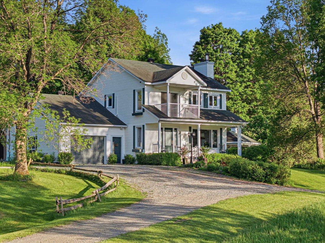 House in Cleveland, Quebec, Canada 1 - 17560805