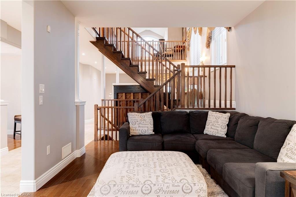 House in Grassie, Ontario, Canada 5 - 18119069