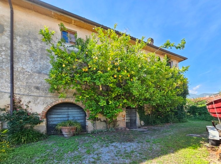 Country House in Pietrasanta, Tuscany, Italy 1 - 18121640