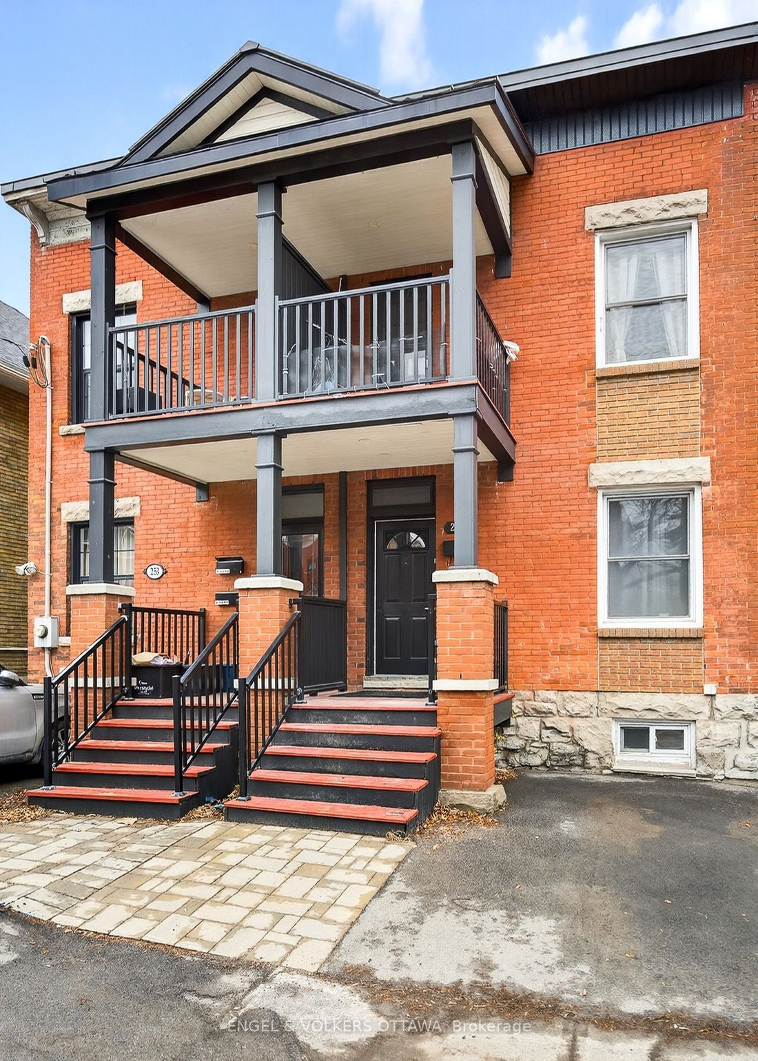Apartment in Ottawa, Ontario, Canada 2 - 18123602