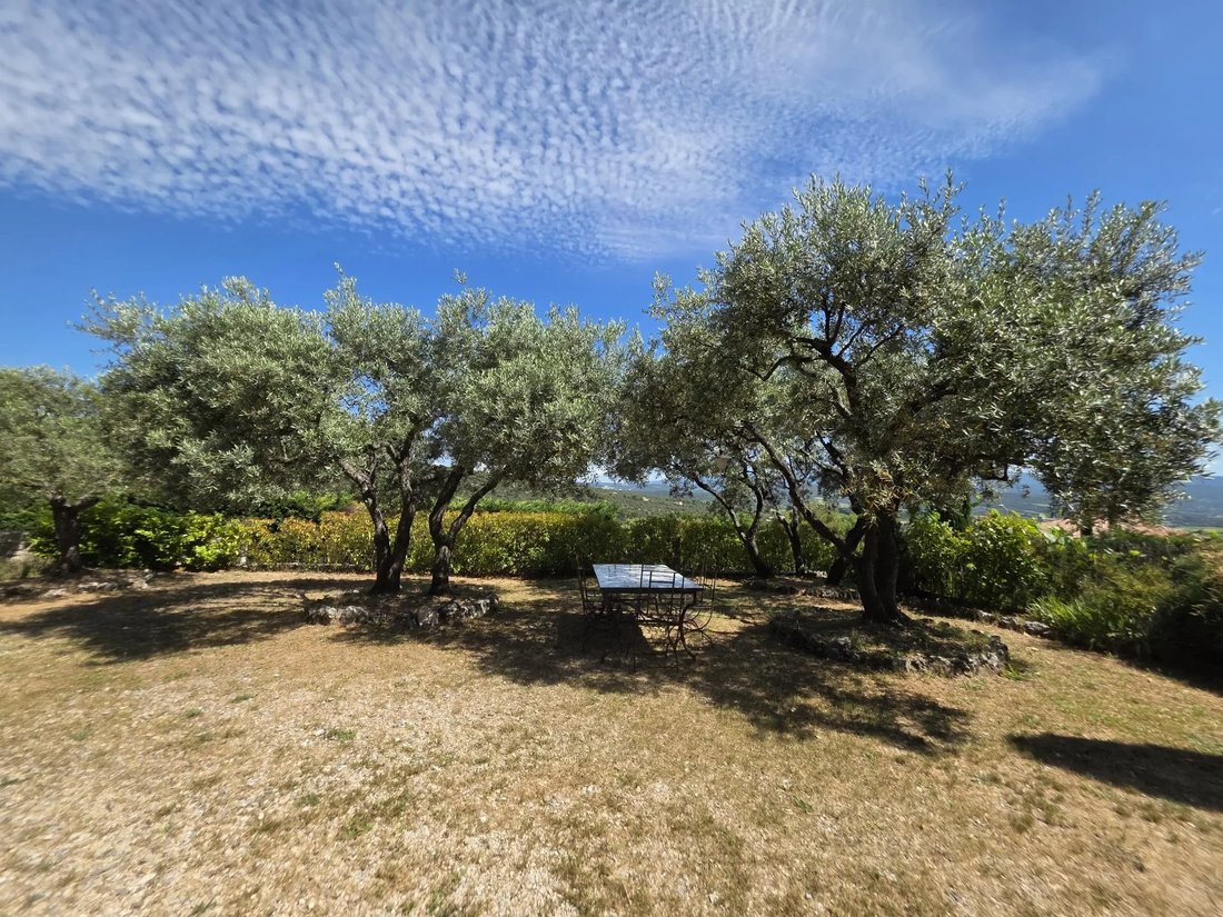 House in Saint-Saturnin-lès-Apt, Provence-Alpes-Côte d'Azur, France 4 - 17772096