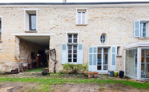 Villa in Jouy-le-Moutier, Ile-de-France, France 1
