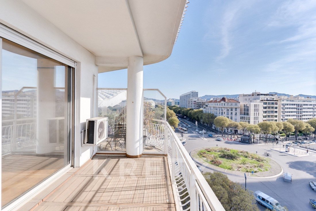 Apartment in Saint Giniez, 8e Arrondissement, Marseille 1 - 18120122