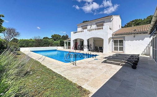 House in Orgon, Provence-Alpes-Côte d'Azur, France 1