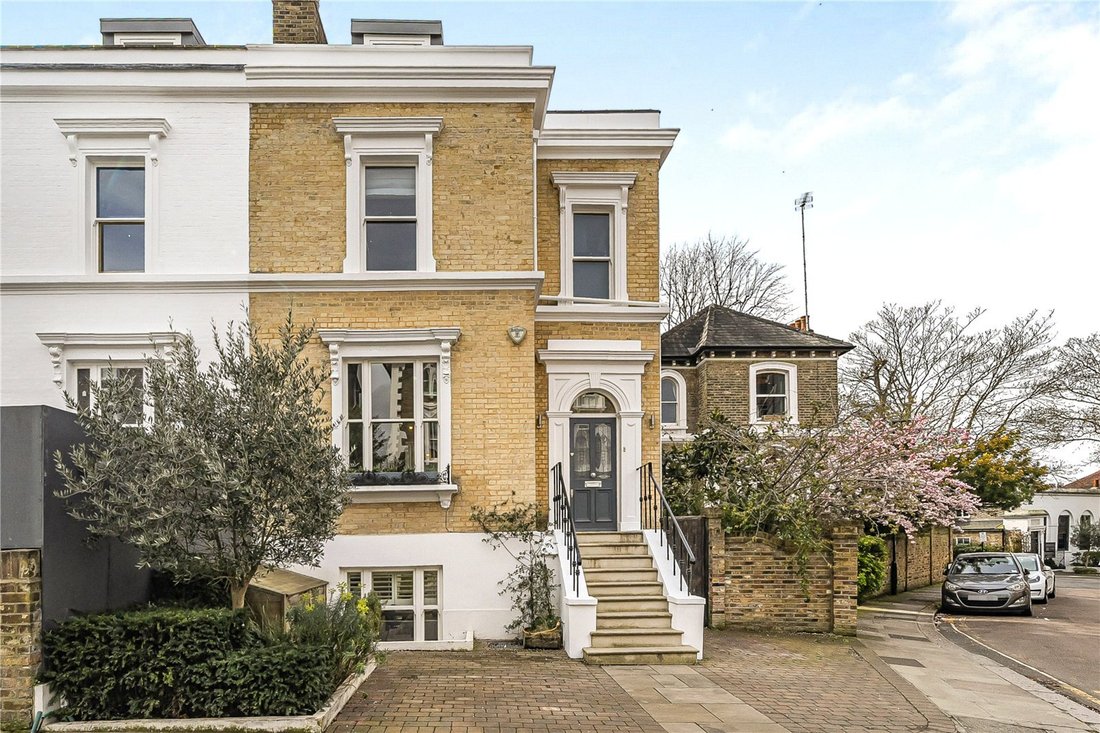 House in Richmond Upon Thames, England 1 - 18119572