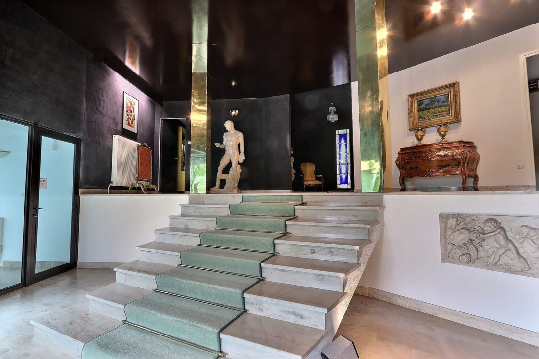 Villa in Beauregard-l'Eveque, Auvergne-Rhône-Alpes, France 2 - 18124602