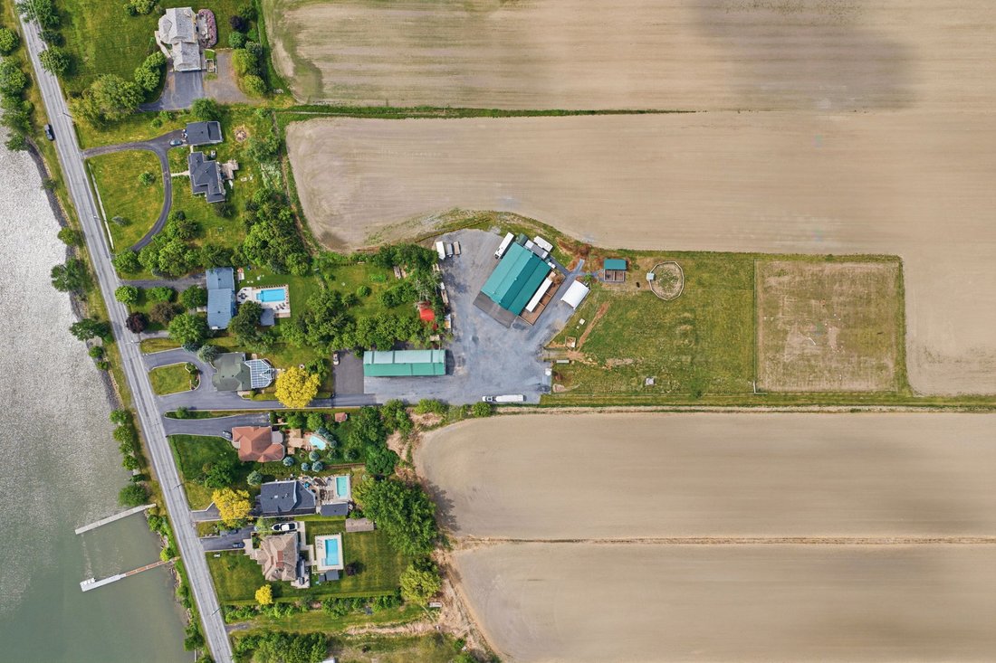 House in Saint-Basile-le-Grand, Quebec, Canada 4 - 18123618