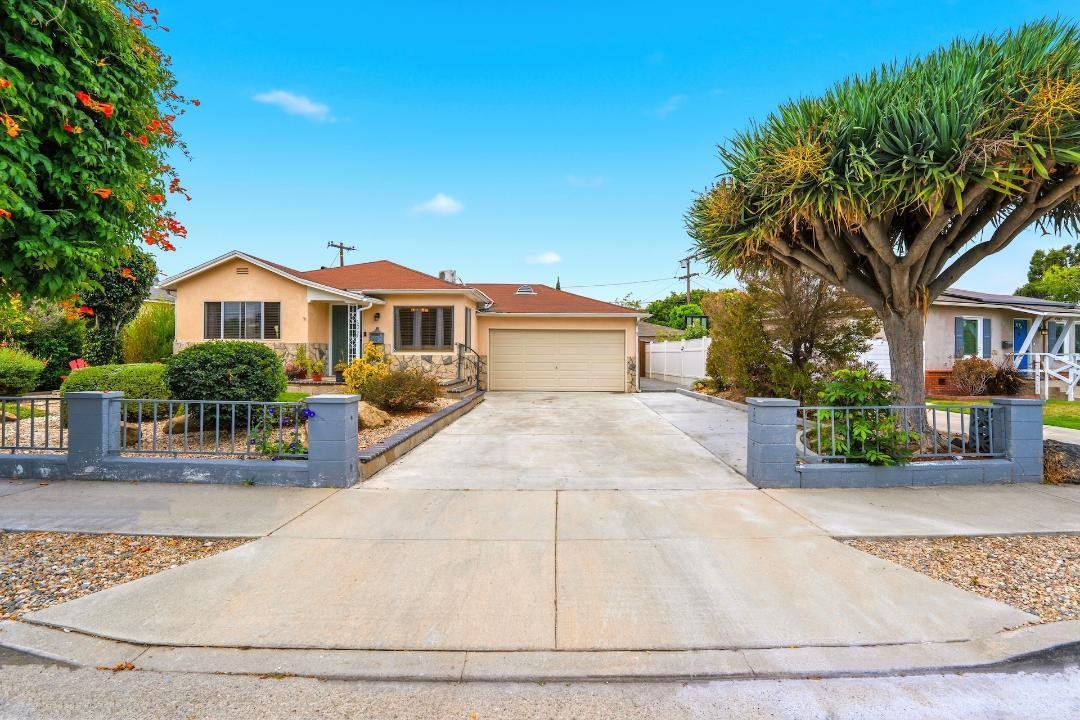House in Signal Hill, California, United States 1 - 18121284
