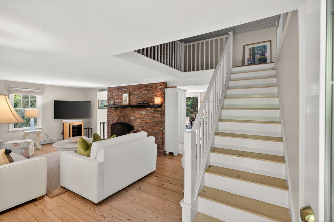 House in Orleans, Massachusetts, United States 2 - 18121095