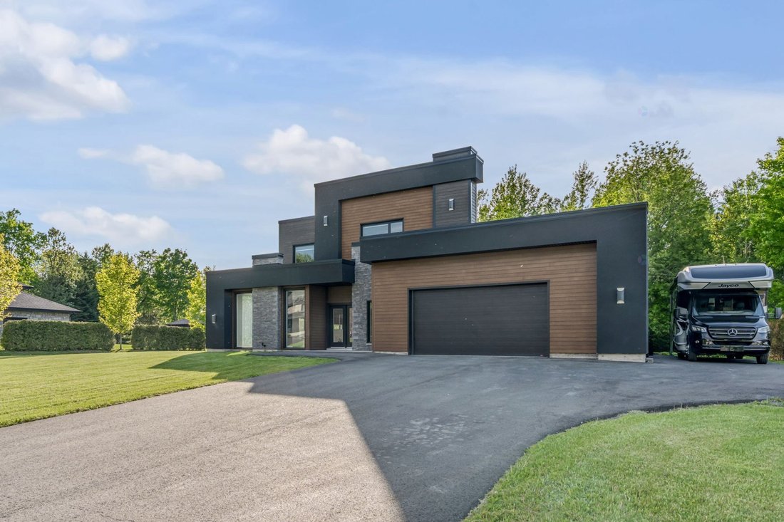 House in Saint-Georges, Quebec, Canada 3 - 16878493