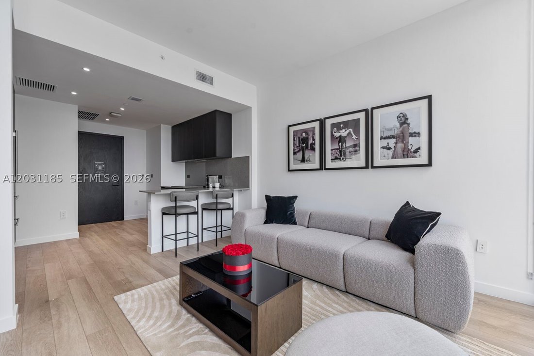 Condo in Miami, Florida, United States 4 - 18122963