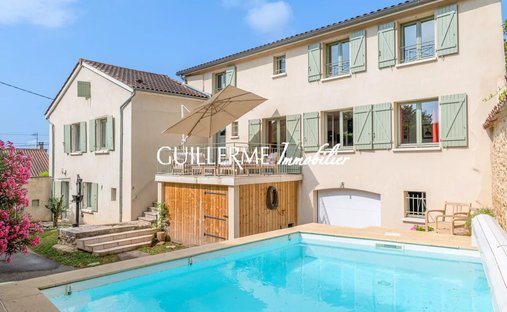 House in Est, Dardilly, France 1