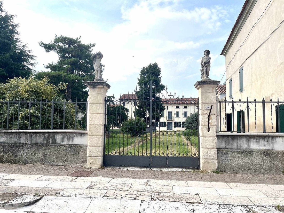Villa in Center, Verona, Veneto 1 - 18122908