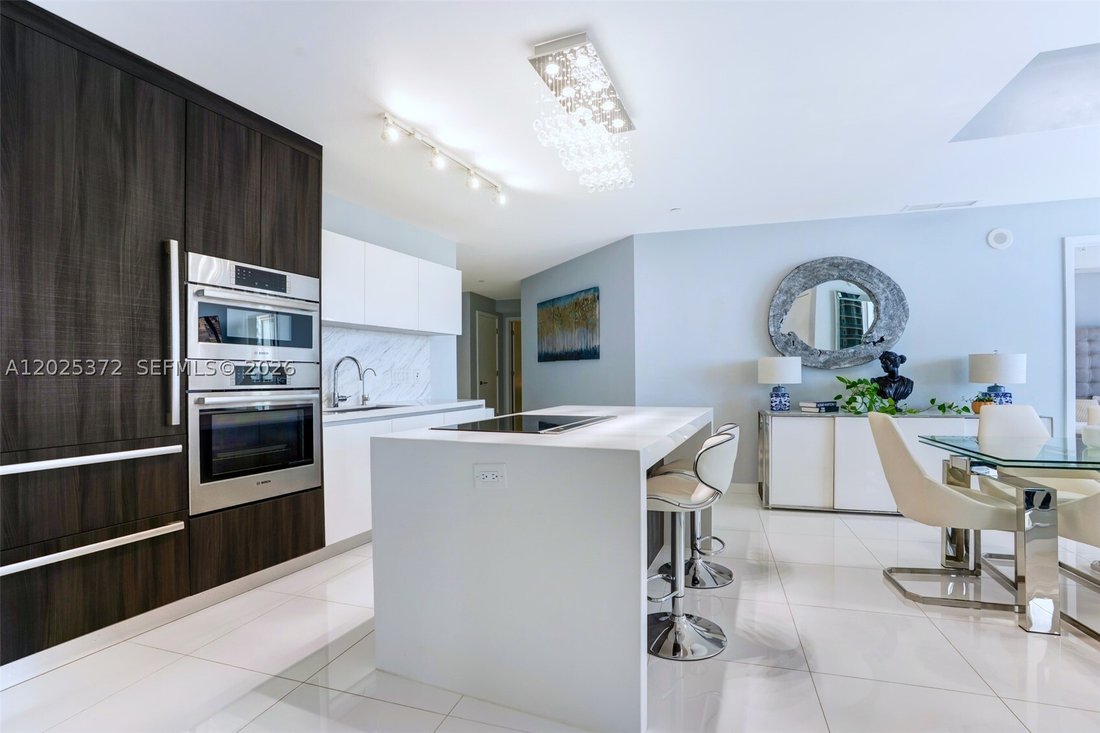 Condo in Miami, Florida, United States 5 - 18019215