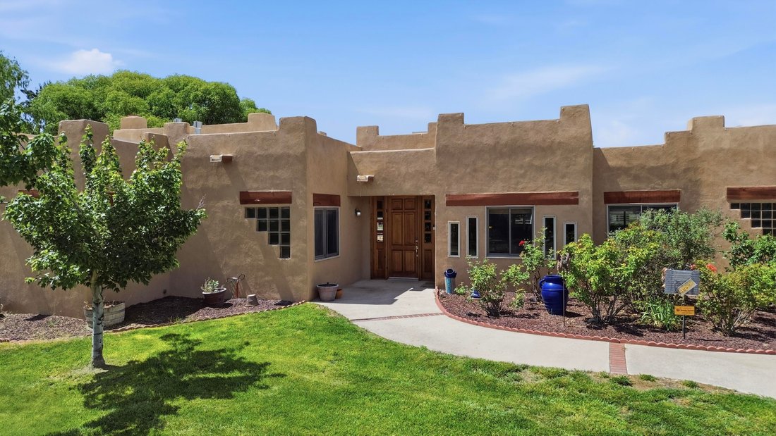 House in Los Lunas, New Mexico, United States 2 - 18122100