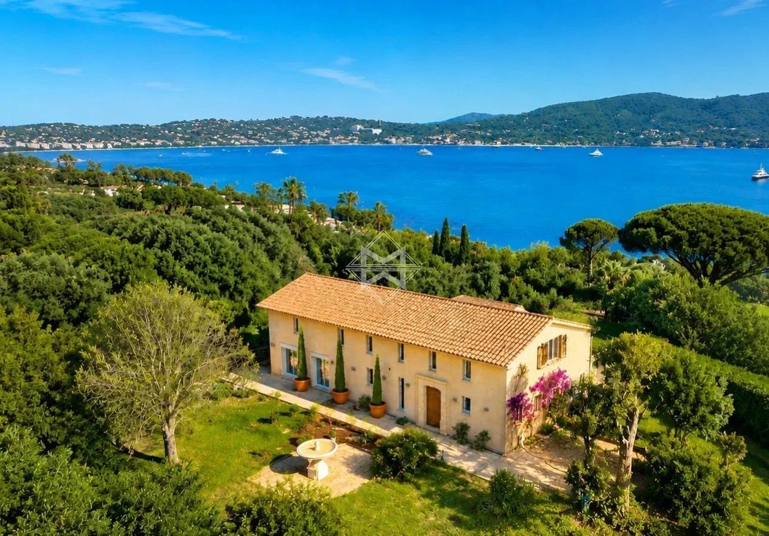 Villa in Grimaud, Provence-Alpes-Côte d'Azur, France 1 - 15899971