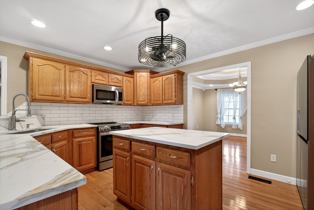 House in McMinnville, Tennessee, United States 4 - 18122838