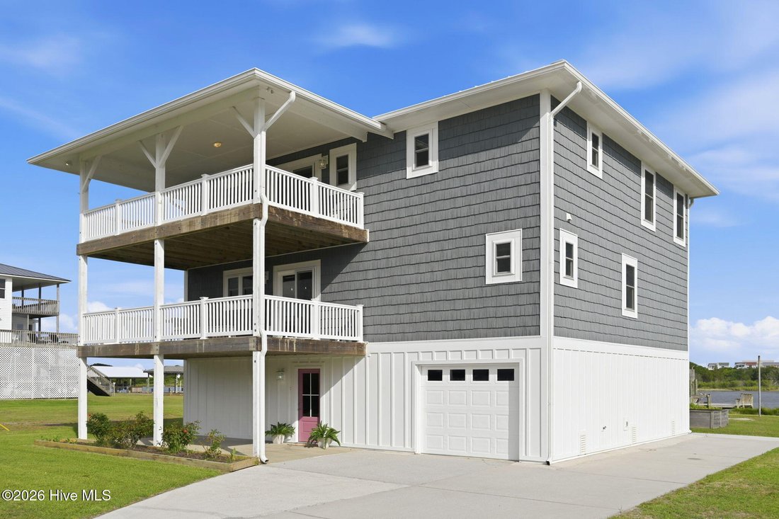 House in North Topsail Beach, North Carolina, United States 3 - 18120551