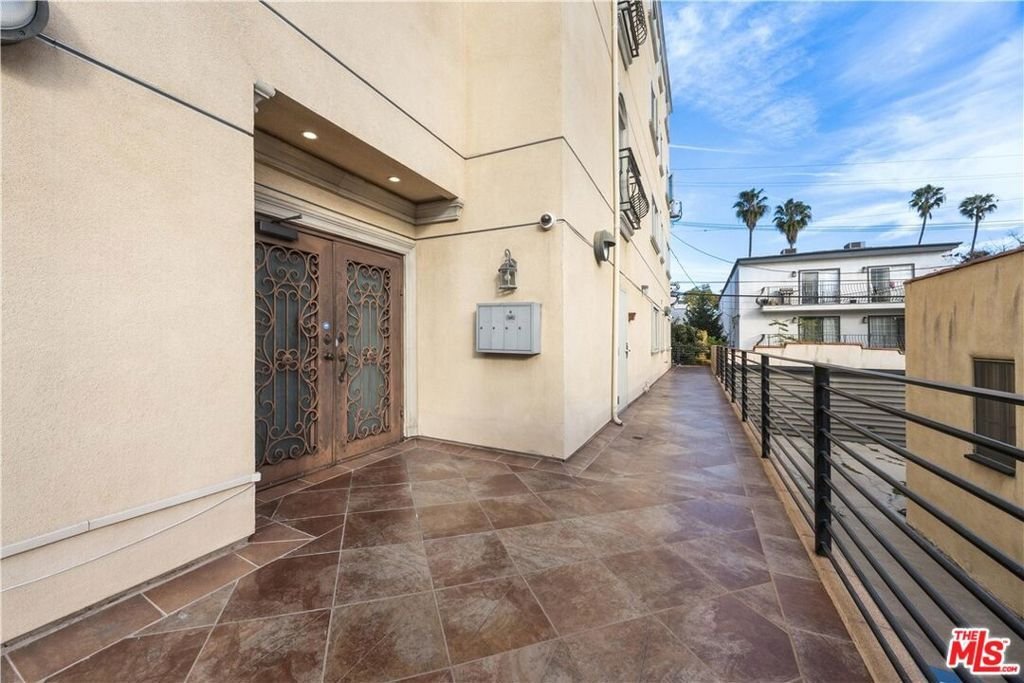 Condo in Los Angeles, California, United States 4 - 18122620