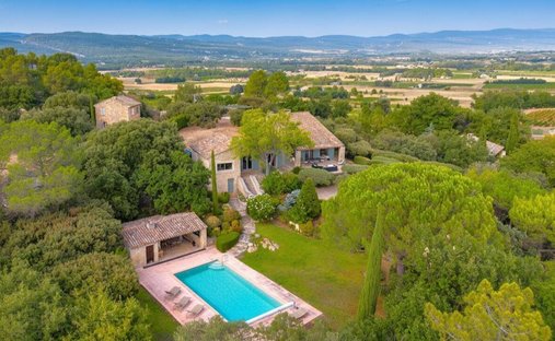 Estate in Gordes, Provence-Alpes-Côte d'Azur, France 1
