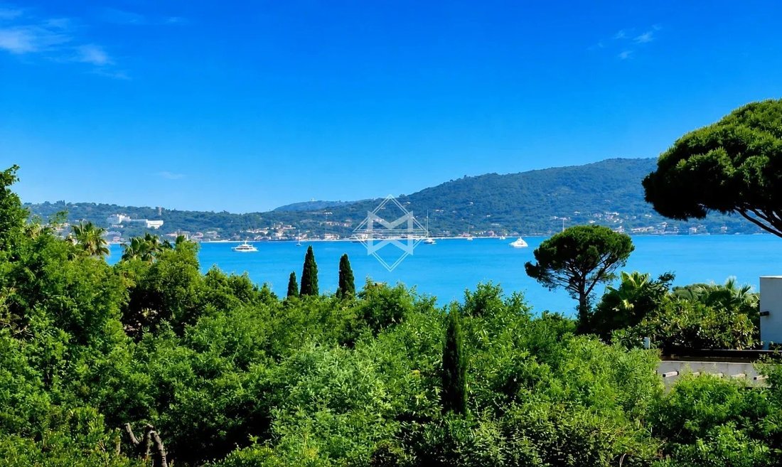 Villa in Grimaud, Provence-Alpes-Côte d'Azur, France 3 - 15899971