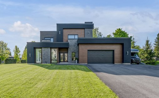 House in Saint-Georges, Quebec, Canada 1