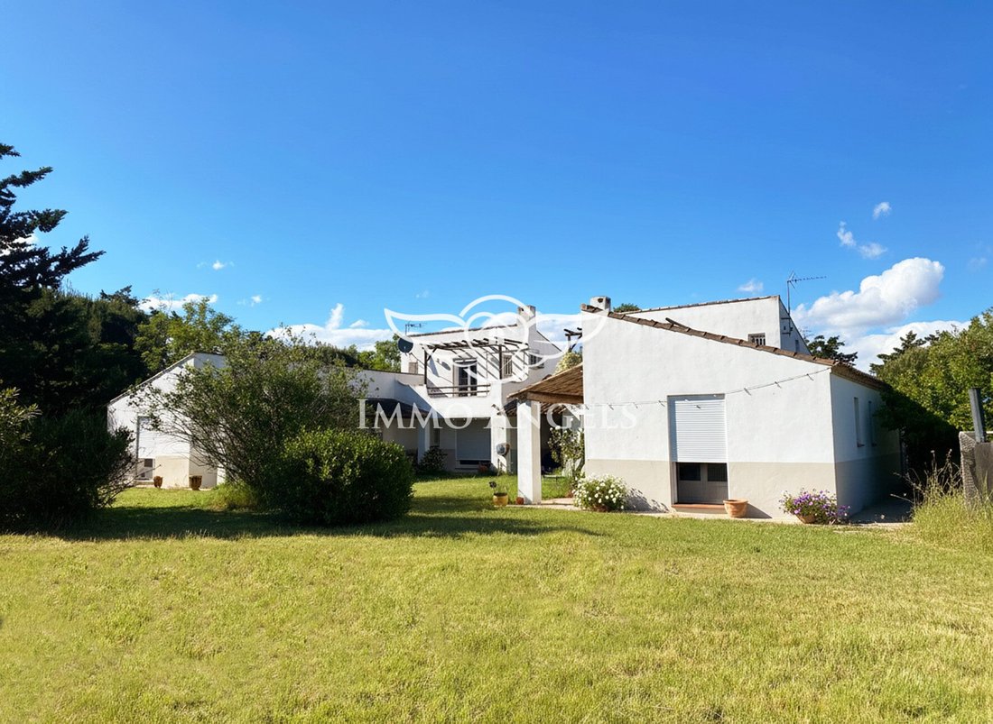 Country House in Saintes-Maries-de-la-Mer, Provence-Alpes-Côte d'Azur, France 1 - 18124676