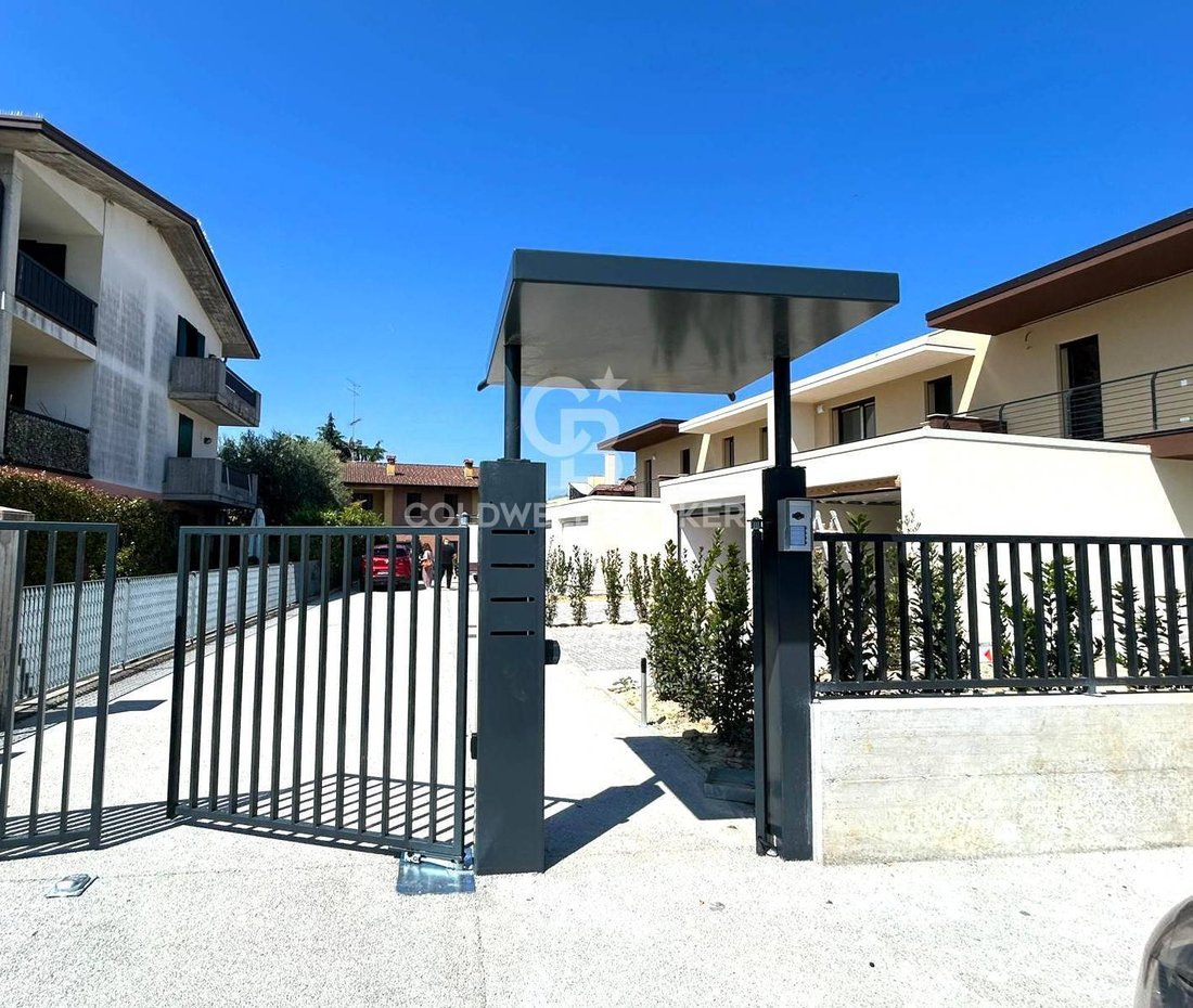 Villa in Rivoltella, Desenzano del Garda, Lombardy 5 - 17955253