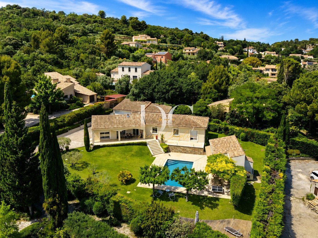 House in Caumont-sur-Durance, Provence-Alpes-Côte d'Azur, France 1 - 17912412