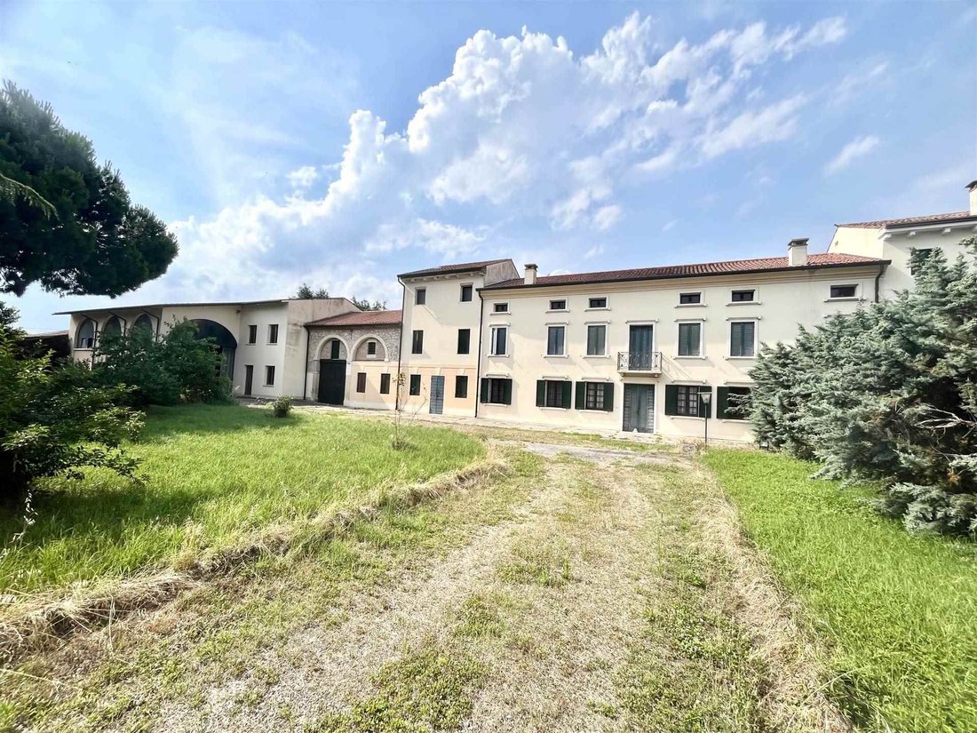 Villa in Center, Verona, Veneto 4 - 18122908