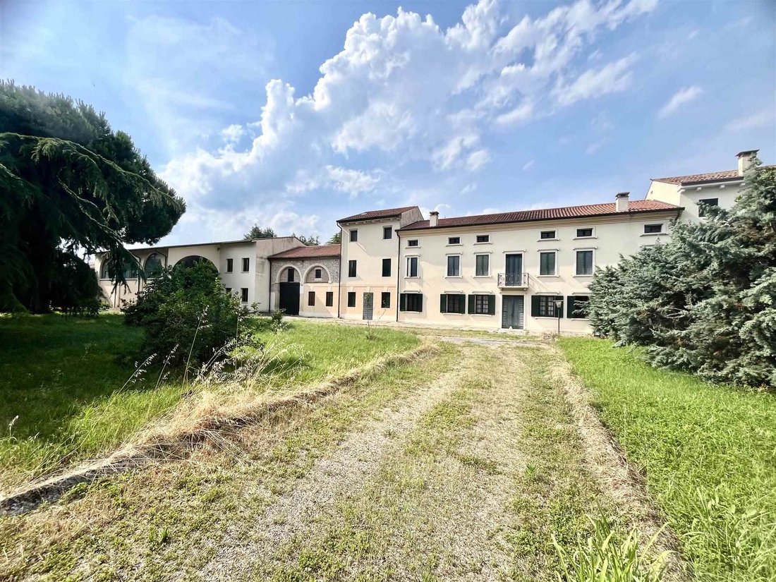 Villa in Center, Verona, Veneto 3 - 18122908