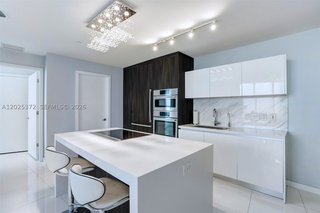 Condo in Miami, Florida, United States 4 - 18019215