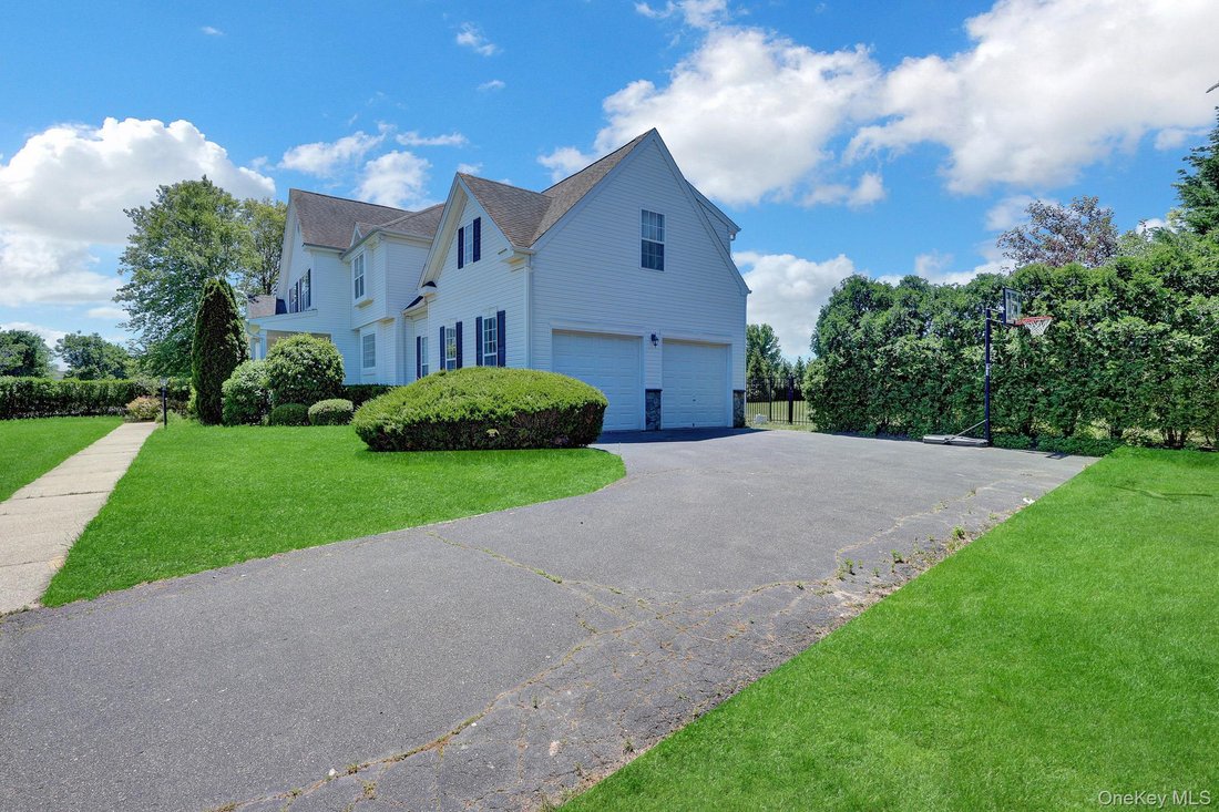 House in Wading River, New York, United States 5 - 18113770