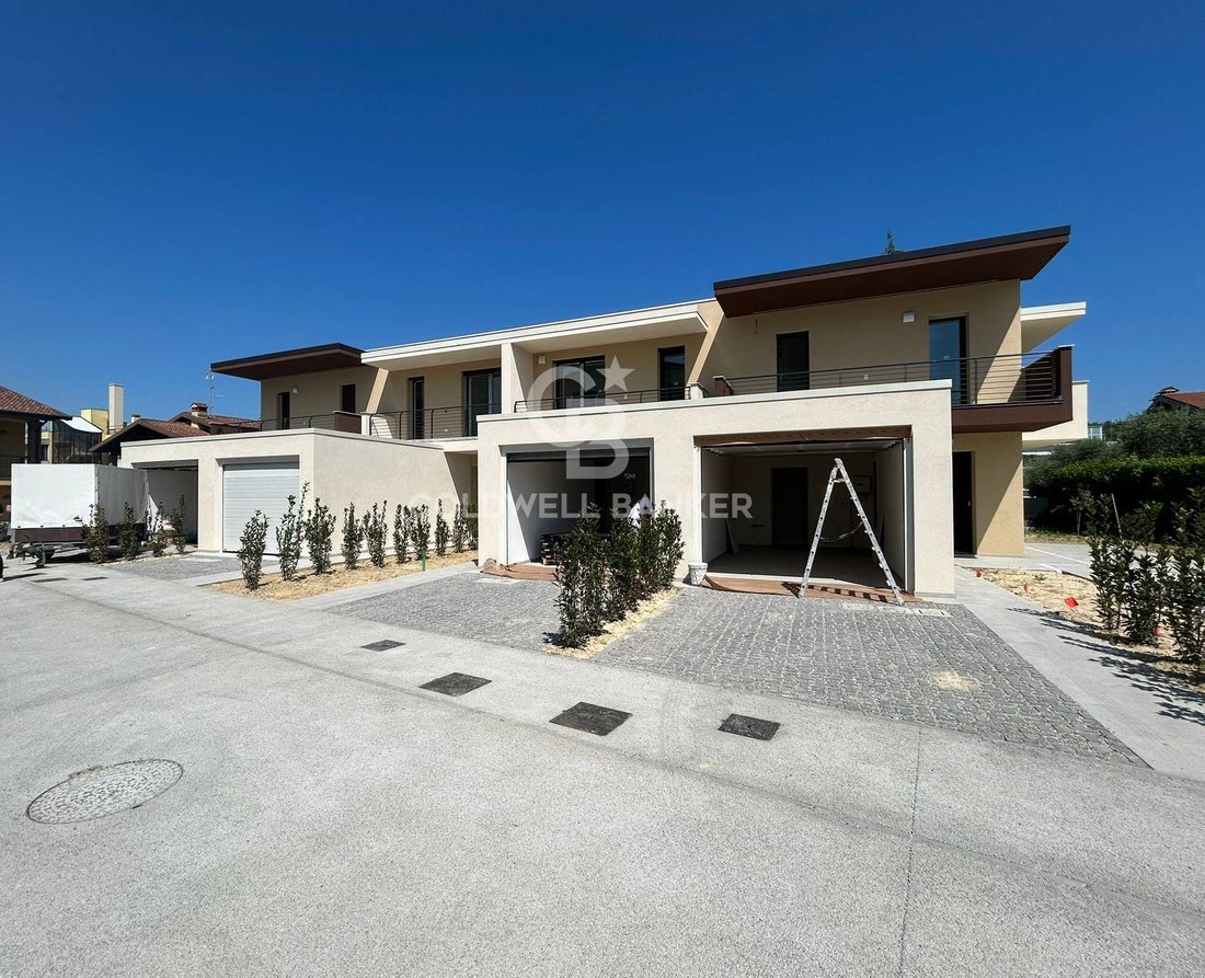Villa in Rivoltella, Desenzano del Garda, Lombardy 3 - 17955253
