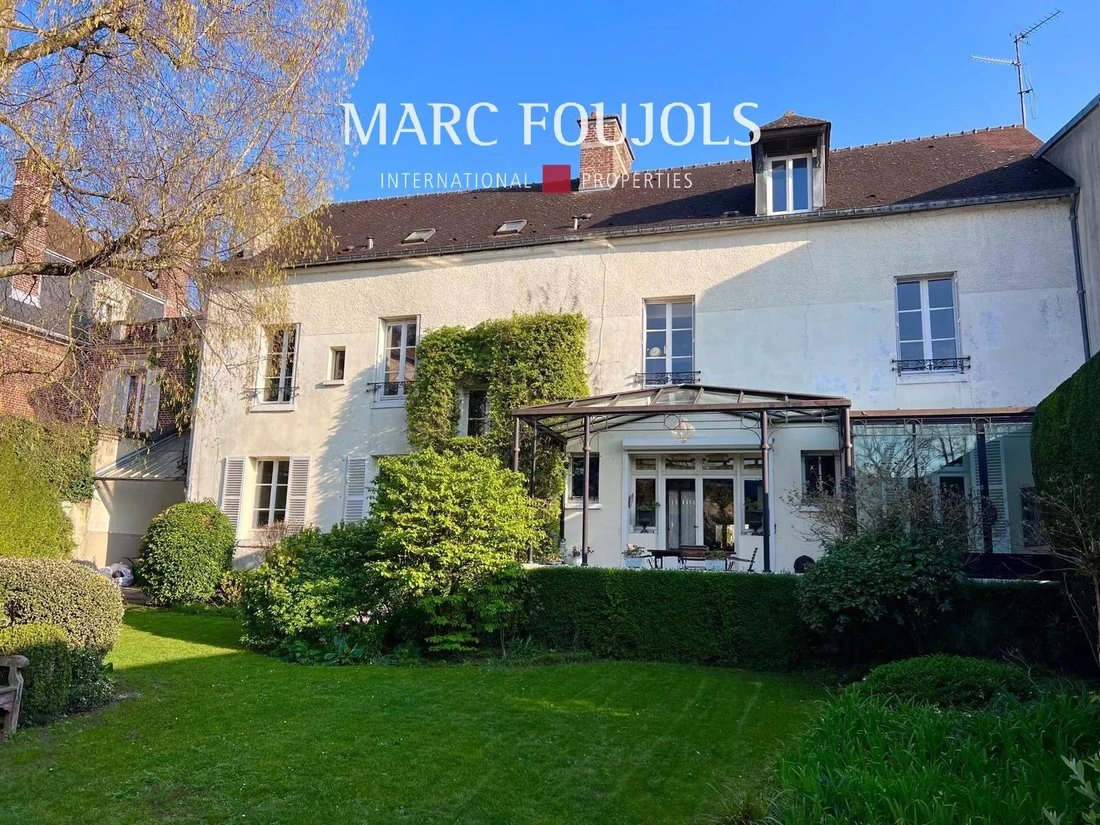 House in Compiegne, Hauts-de-France, France 1 - 18120096