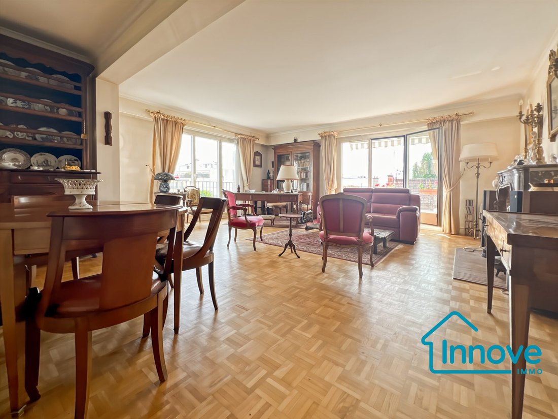 Apartment in Domaine National du Château, Versailles, France 4 - 17319647