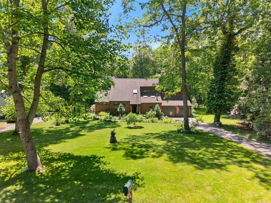 House in Tiverton, Rhode Island, United States 3 - 18121771