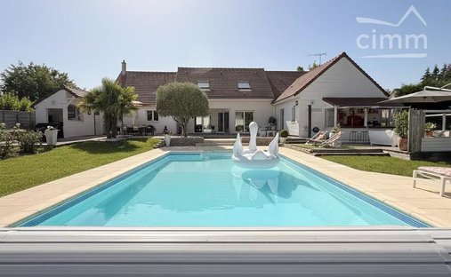 House in Saint Georges-Grouets, Blois, France 1