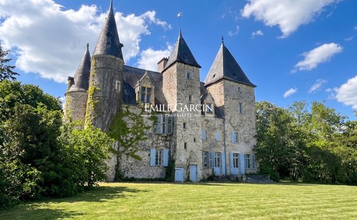 Villa in Henri Sellier-Aujonnière, Vierzon, France 1