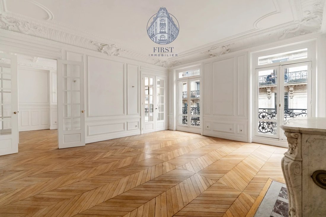 Apartment in Triangle d'Or, Paris 8e Arrondissement, Paris 3 - 18120055